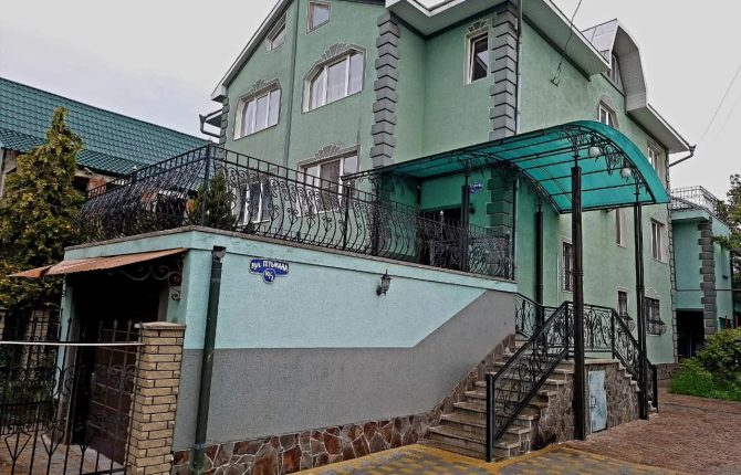 Наркологічний центр «Буковина Стар»